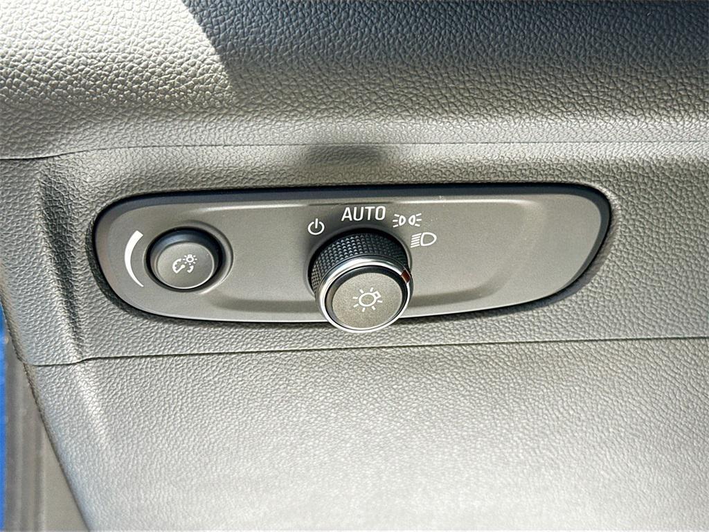 used 2022 Buick Envision car, priced at $23,009