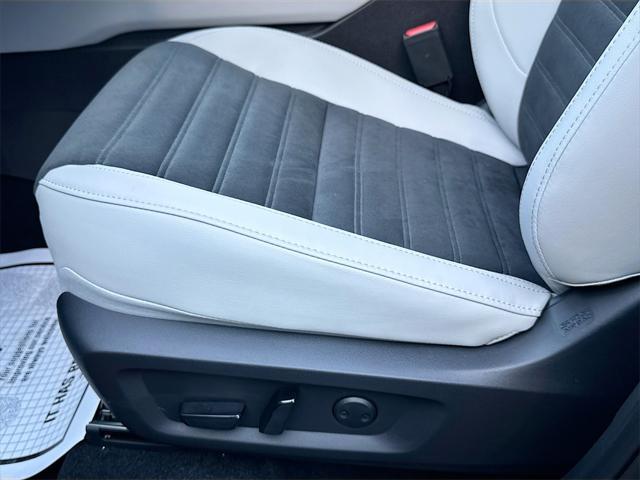 new 2025 Mitsubishi Outlander car, priced at $25,488