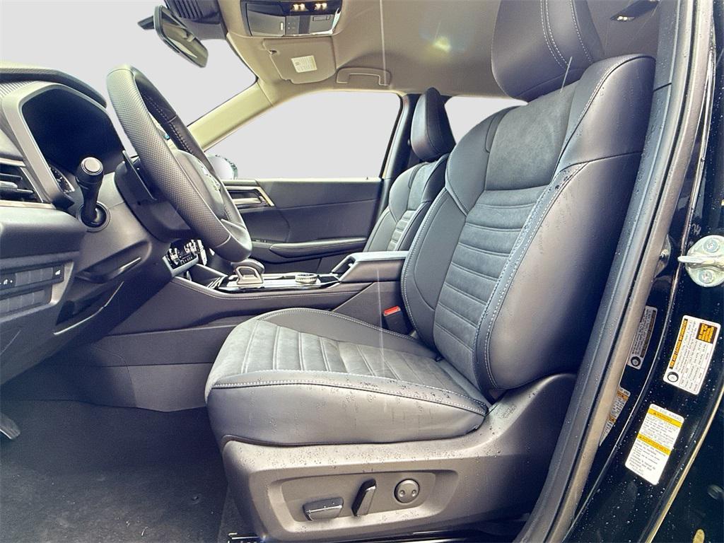 new 2025 Mitsubishi Outlander car, priced at $25,908