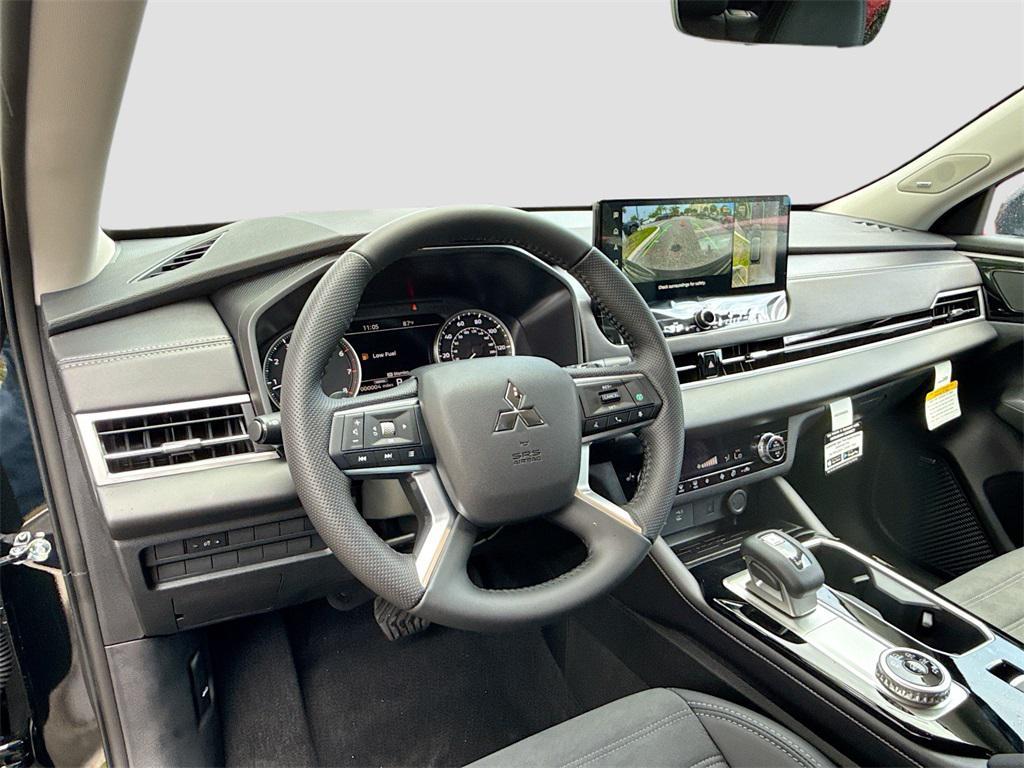 new 2025 Mitsubishi Outlander car, priced at $25,908
