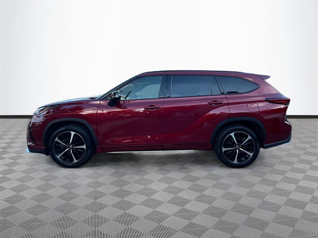 used 2022 Toyota Highlander car, priced at $29,706