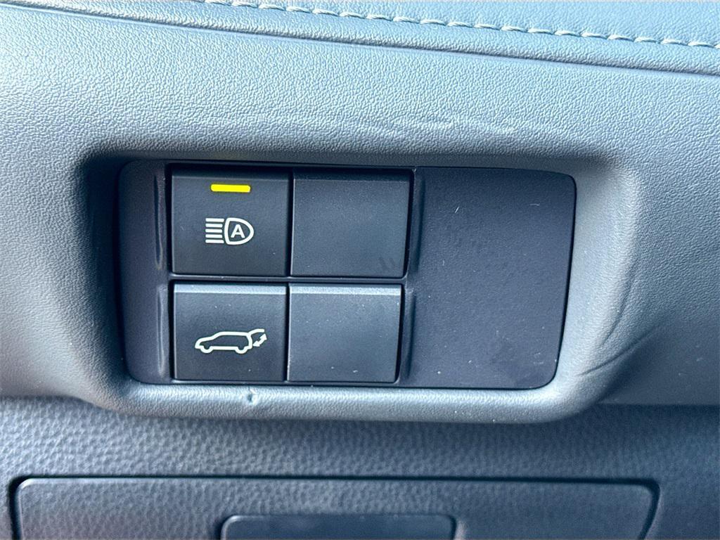 used 2022 Toyota Highlander car, priced at $29,706