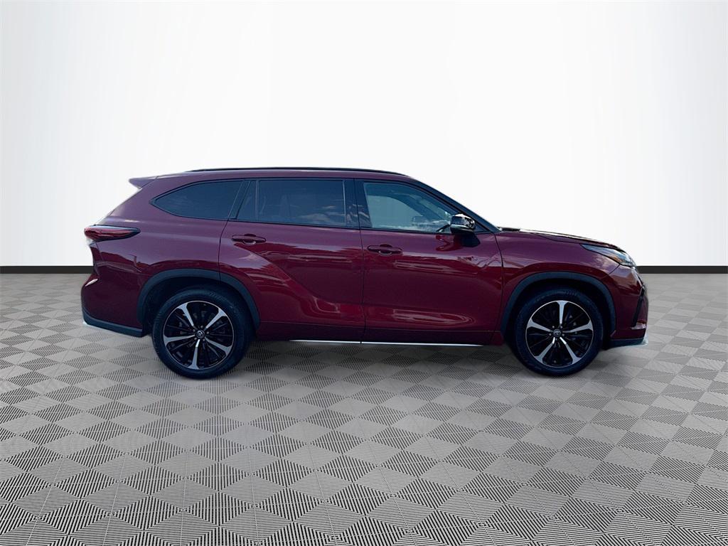 used 2022 Toyota Highlander car, priced at $29,706