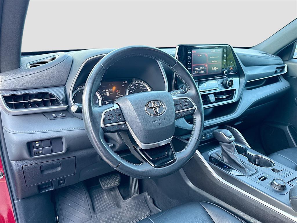 used 2022 Toyota Highlander car, priced at $29,706