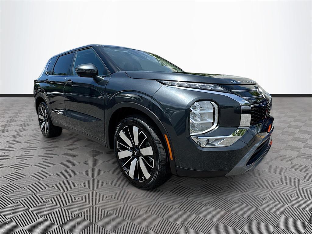 new 2025 Mitsubishi Outlander car, priced at $28,004