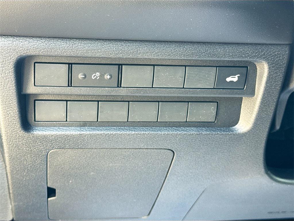 new 2025 Mitsubishi Outlander car, priced at $28,004