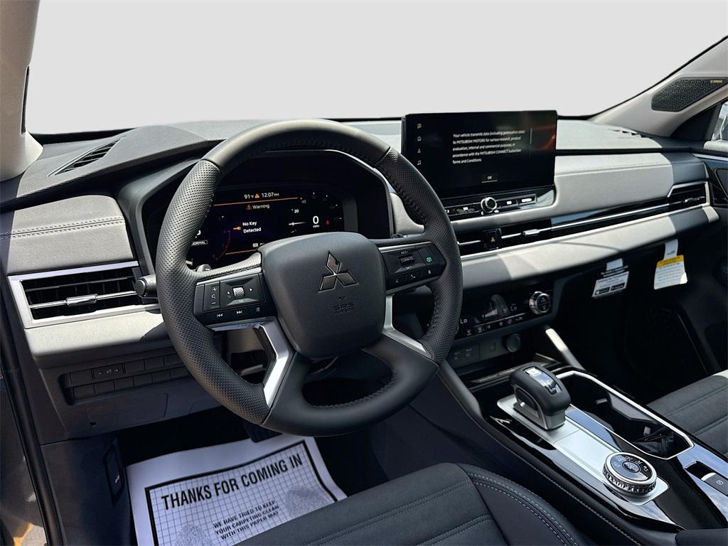 new 2025 Mitsubishi Outlander car, priced at $28,004