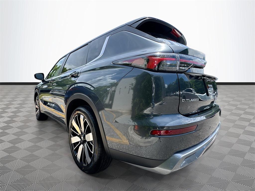 new 2025 Mitsubishi Outlander car, priced at $28,004