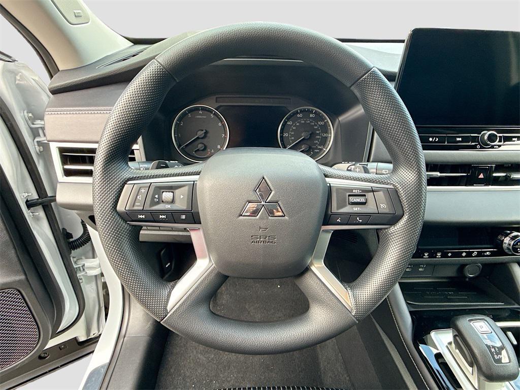 new 2025 Mitsubishi Outlander car, priced at $24,125