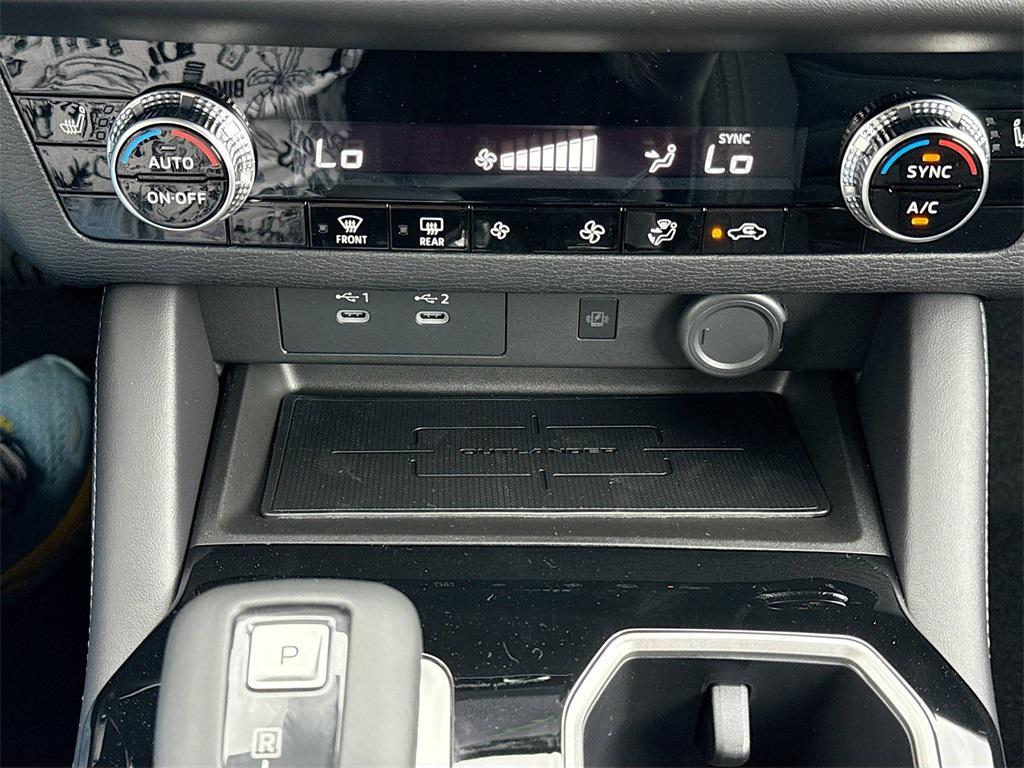 new 2025 Mitsubishi Outlander car, priced at $25,806