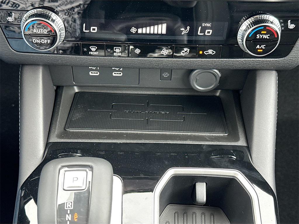 new 2025 Mitsubishi Outlander car, priced at $25,128