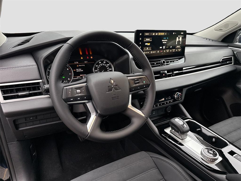 new 2025 Mitsubishi Outlander car, priced at $25,128