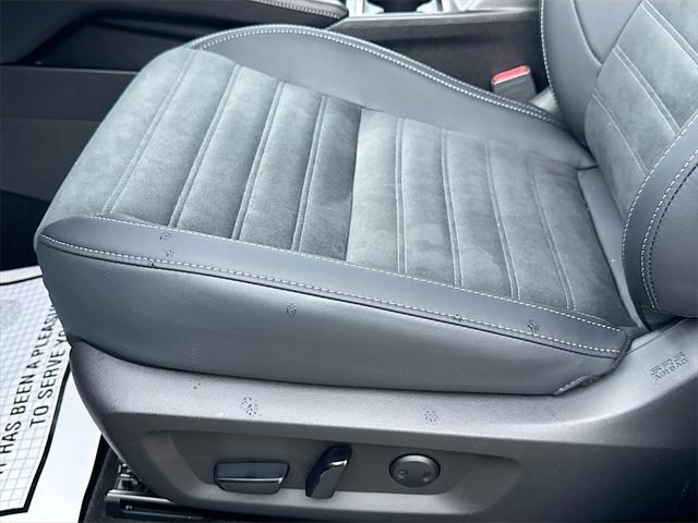 new 2025 Mitsubishi Outlander PHEV car, priced at $35,755