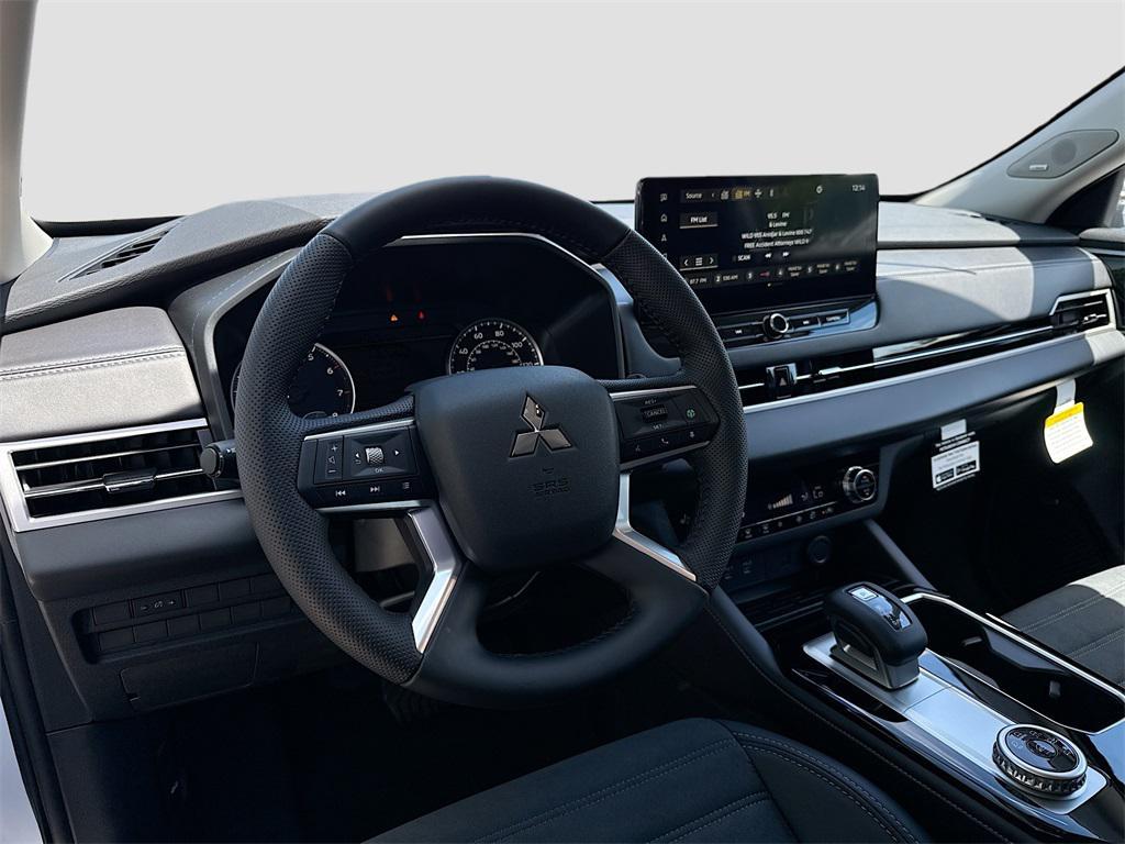 new 2025 Mitsubishi Outlander car, priced at $25,929