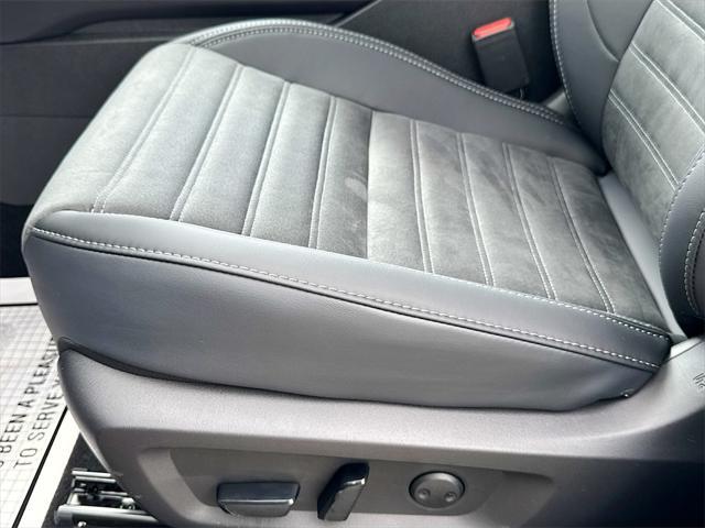 new 2025 Mitsubishi Outlander car, priced at $25,718
