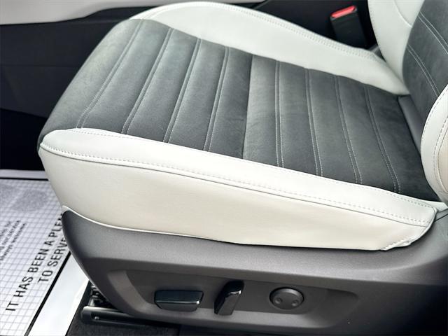 new 2025 Mitsubishi Outlander car, priced at $28,413