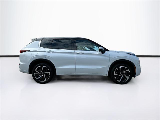 new 2024 Mitsubishi Outlander car, priced at $30,185