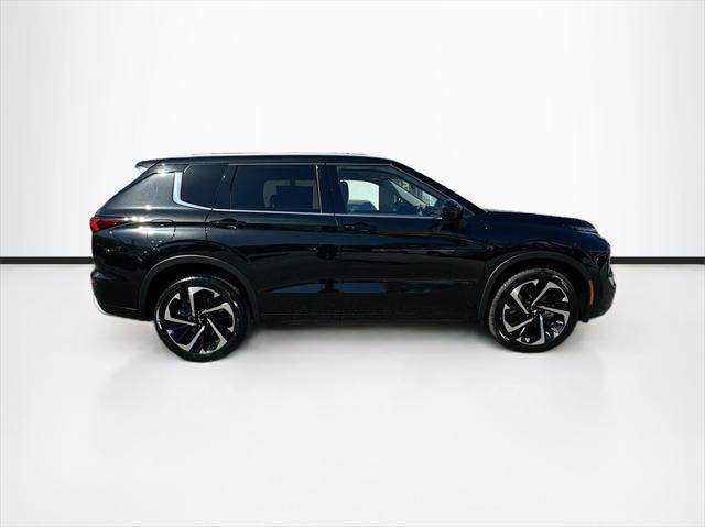 new 2024 Mitsubishi Outlander car, priced at $26,615