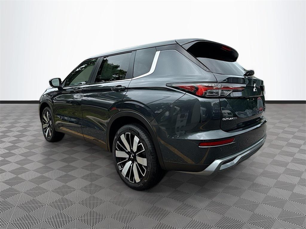 new 2025 Mitsubishi Outlander car, priced at $27,816