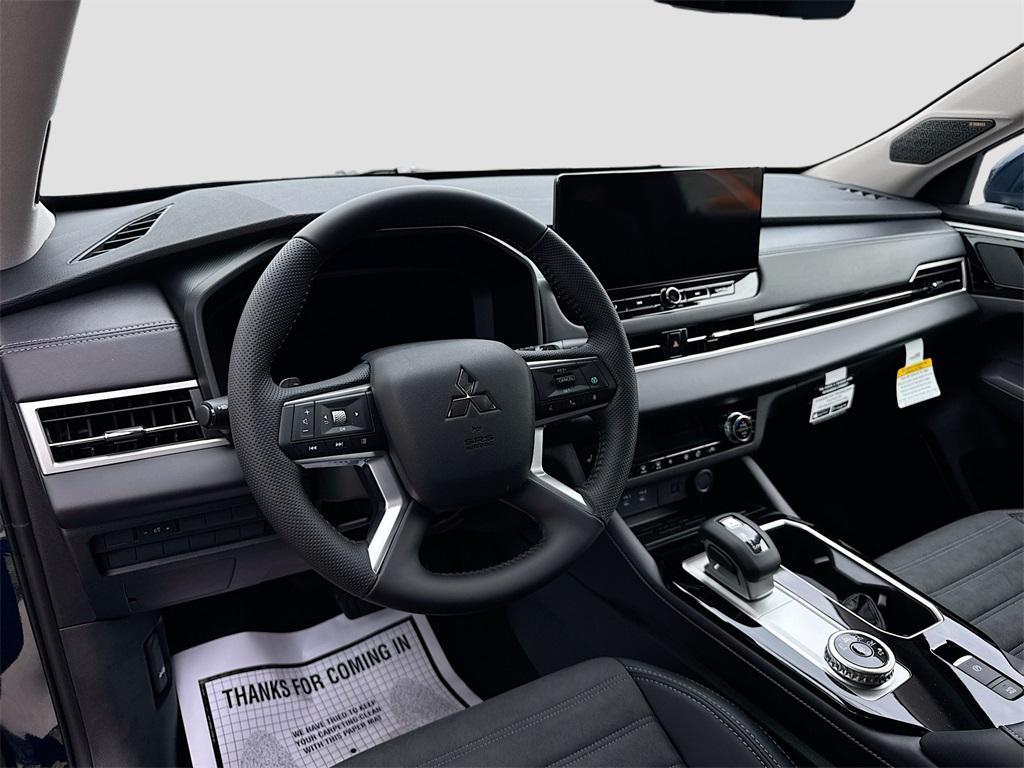 new 2025 Mitsubishi Outlander car, priced at $28,013