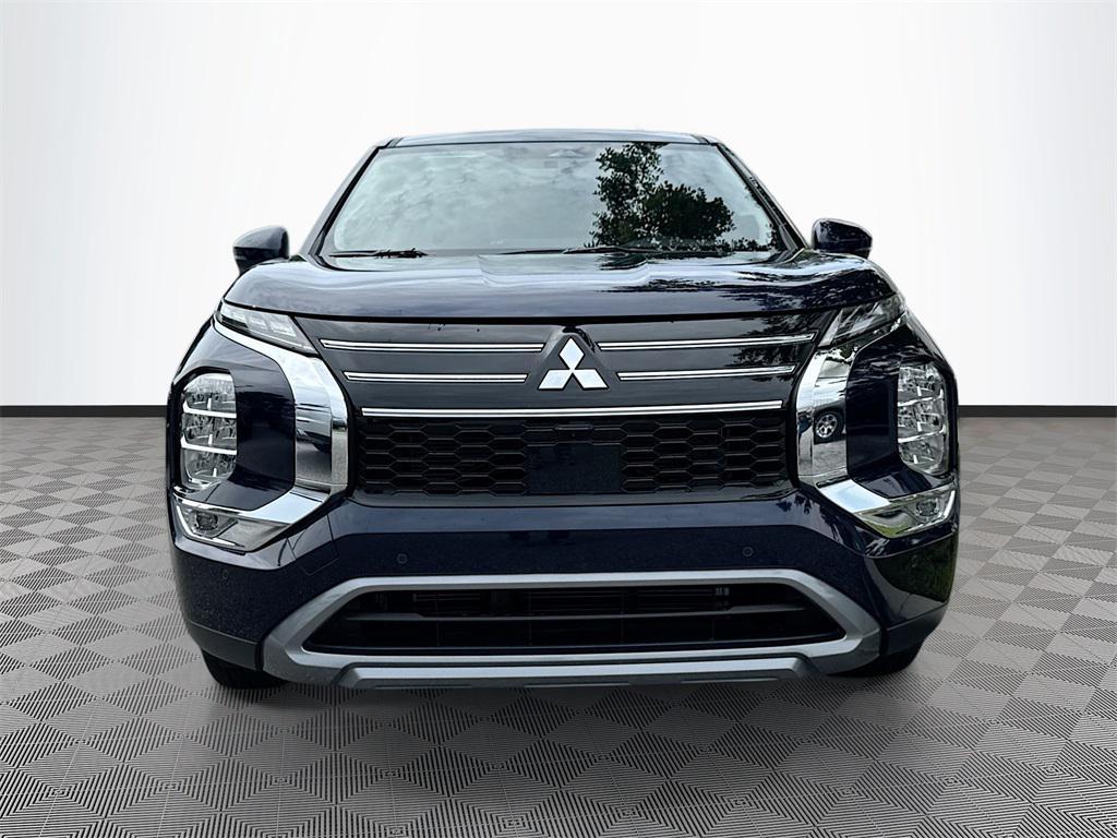 new 2025 Mitsubishi Outlander car, priced at $28,013
