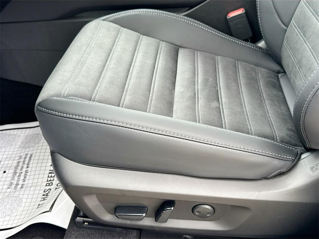 new 2025 Mitsubishi Outlander car, priced at $28,013