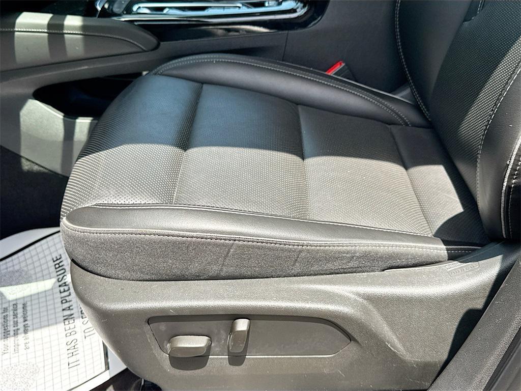 used 2023 Buick Envision car, priced at $18,996