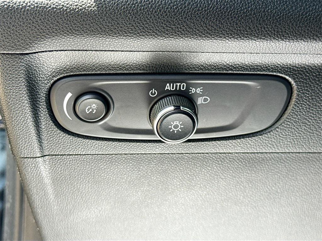 used 2023 Buick Envision car, priced at $18,996