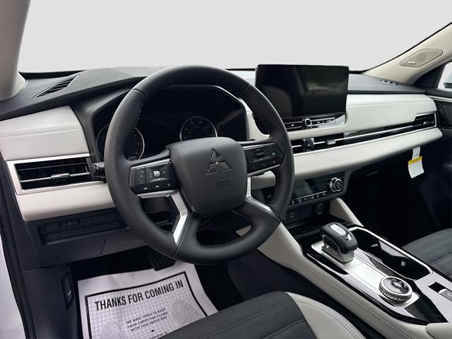 new 2025 Mitsubishi Outlander car, priced at $26,213