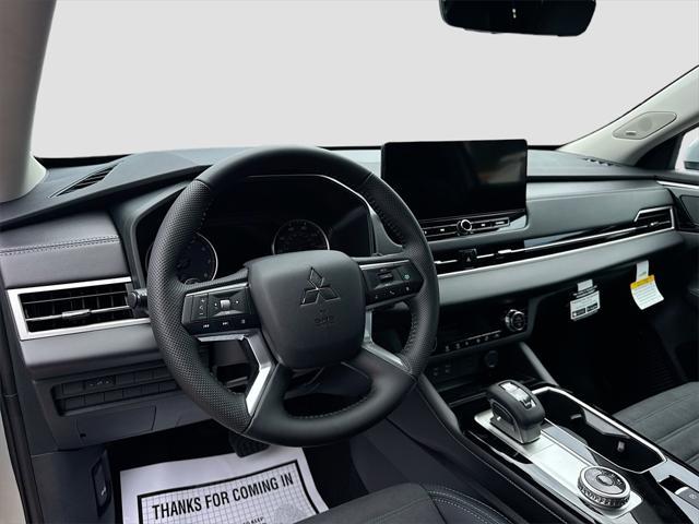 new 2025 Mitsubishi Outlander car, priced at $25,718