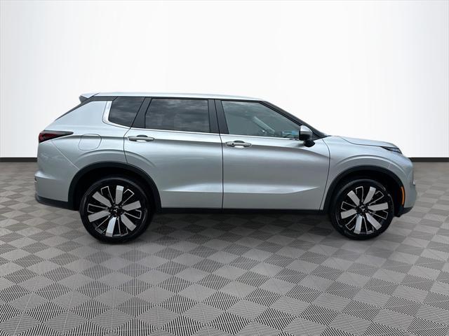 new 2025 Mitsubishi Outlander car, priced at $25,718