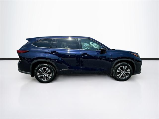 used 2022 Toyota Highlander car, priced at $27,464