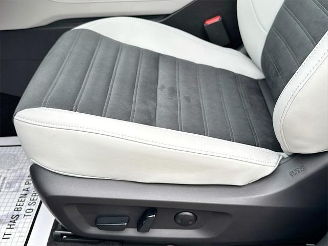 new 2025 Mitsubishi Outlander car, priced at $28,868
