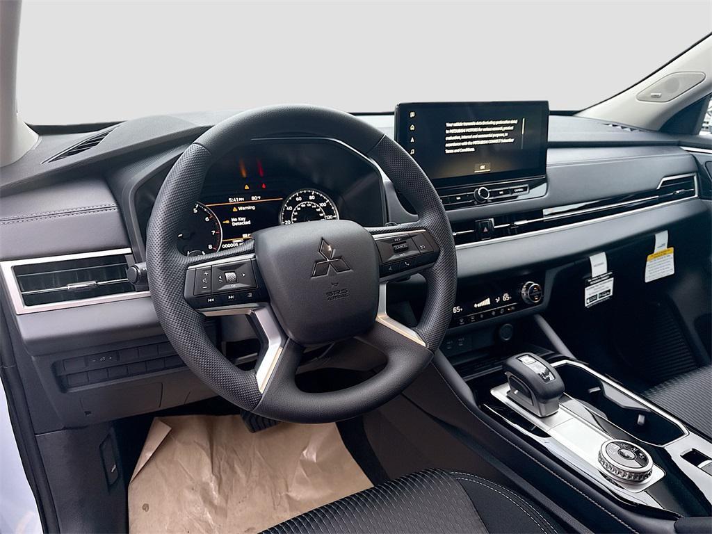 new 2025 Mitsubishi Outlander car, priced at $24,364