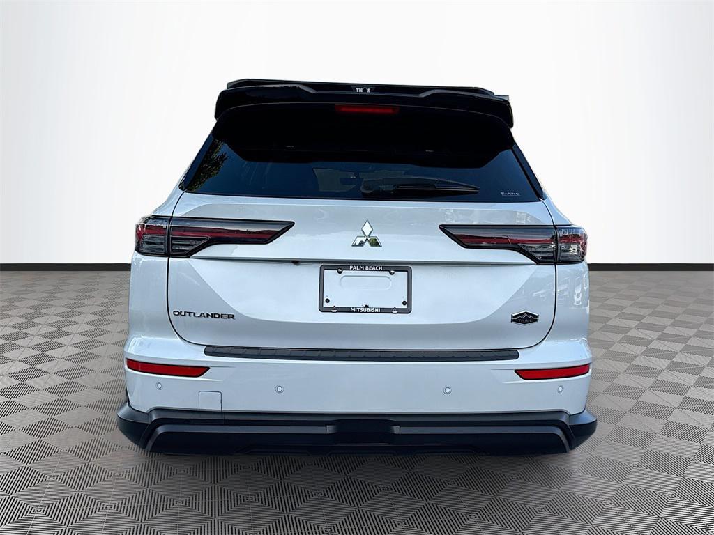 new 2025 Mitsubishi Outlander car, priced at $33,201