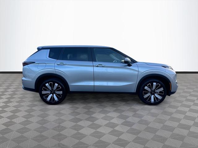 new 2025 Mitsubishi Outlander car, priced at $28,413