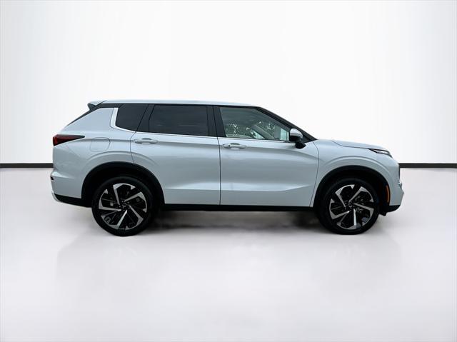 new 2024 Mitsubishi Outlander car, priced at $27,585