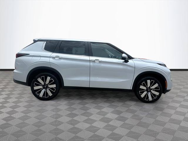 new 2025 Mitsubishi Outlander car, priced at $26,213