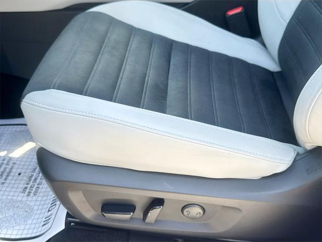 new 2025 Mitsubishi Outlander car, priced at $28,868