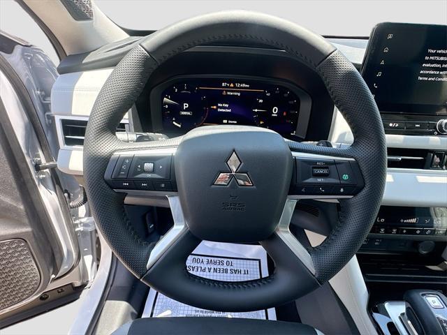 new 2025 Mitsubishi Outlander car, priced at $28,868