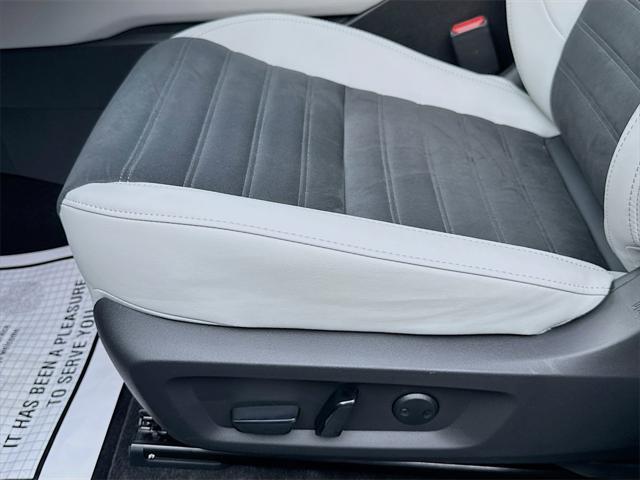 new 2025 Mitsubishi Outlander car, priced at $25,718