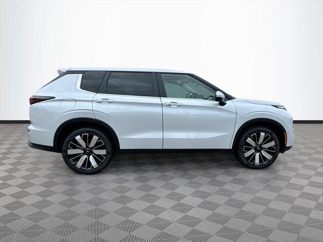 new 2025 Mitsubishi Outlander car, priced at $28,868