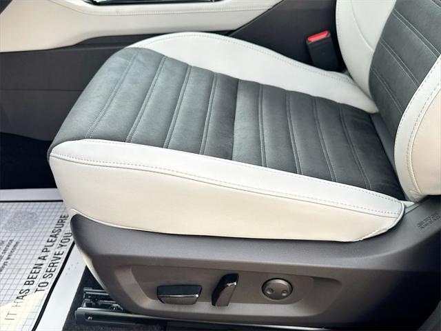 new 2025 Mitsubishi Outlander car, priced at $28,456