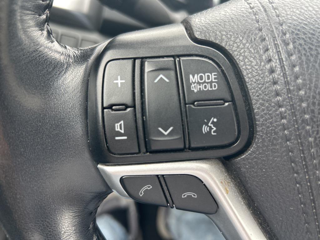 used 2019 Toyota Highlander car, priced at $27,795