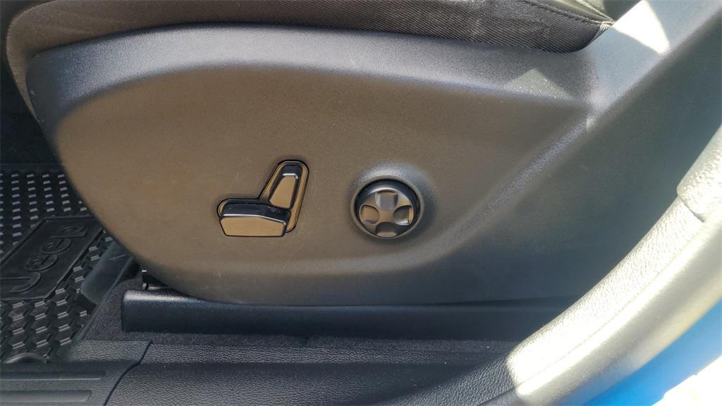 used 2019 Jeep Cherokee car, priced at $19,135