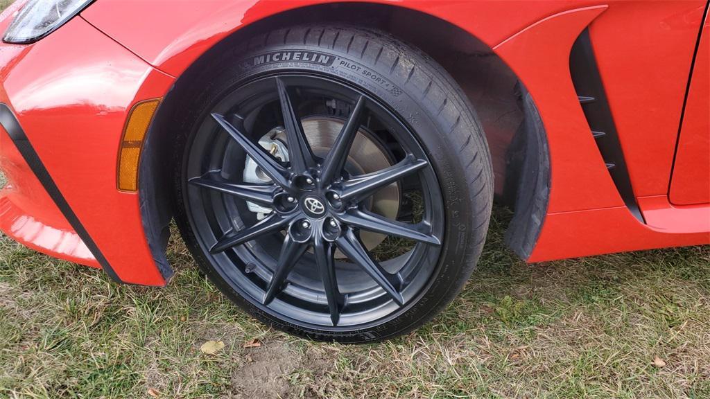 used 2024 Toyota GR86 car, priced at $29,988