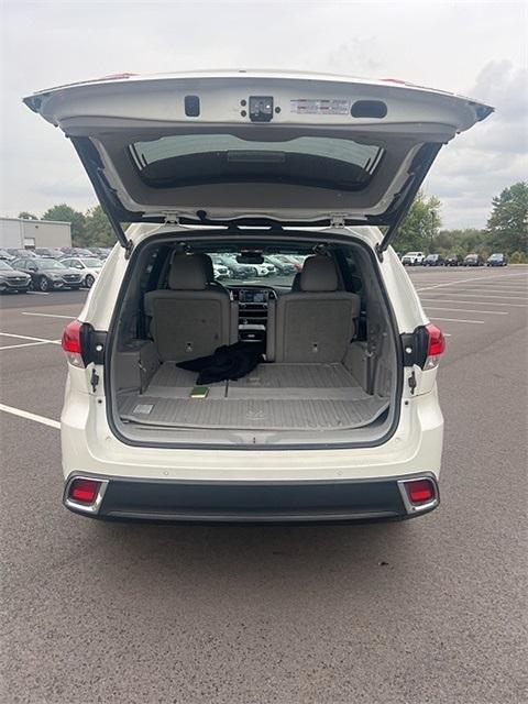 used 2018 Toyota Highlander car, priced at $27,545