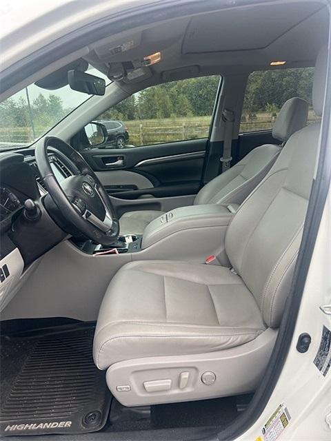 used 2018 Toyota Highlander car, priced at $27,545