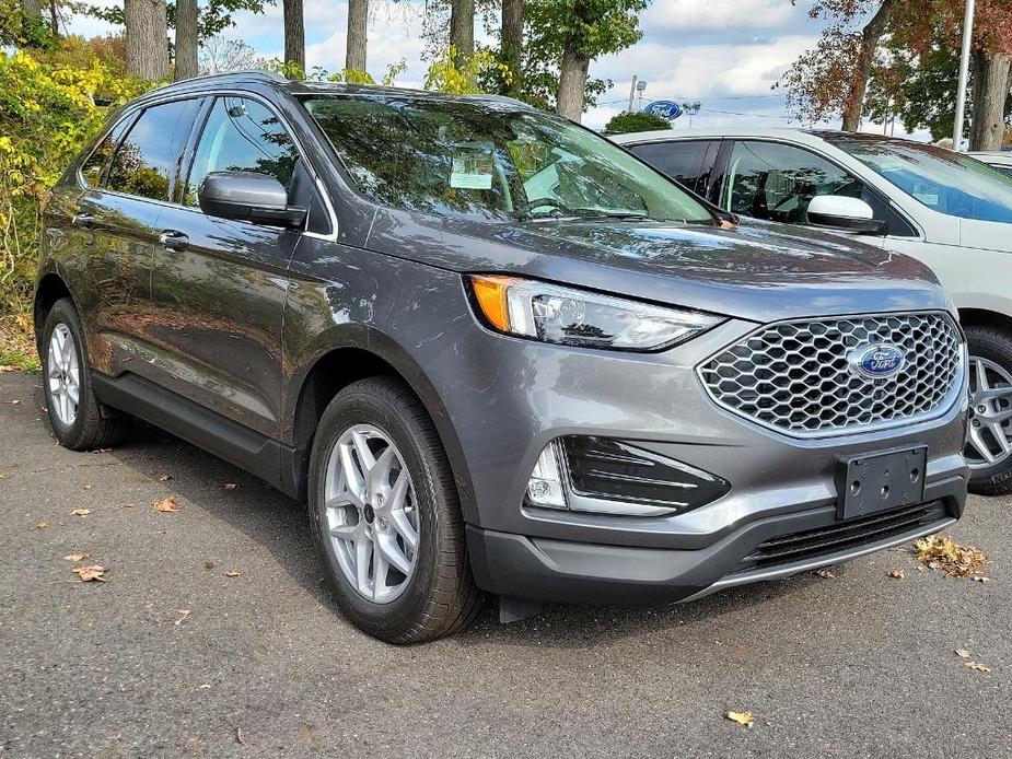 new 2024 Ford Edge car, priced at $41,060