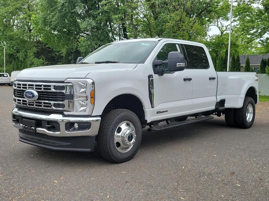 new 2024 Ford F-350 car, priced at $75,135